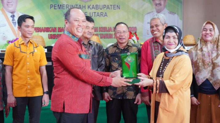 <a href="https://konaweutarakab.go.id/bupati-ruksamin-ucapkan-terimakasih-kepada-218-mahasiswa-yang-telah-melaksanakan-kkn-di-konawe-utara/">BUPATI RUKSAMIN UCAPKAN TERIMAKASIH KEPADA 218 MAHASISWA YANG TELAH MELAKSANAKAN KKN DI KONAWE UTARA</a>